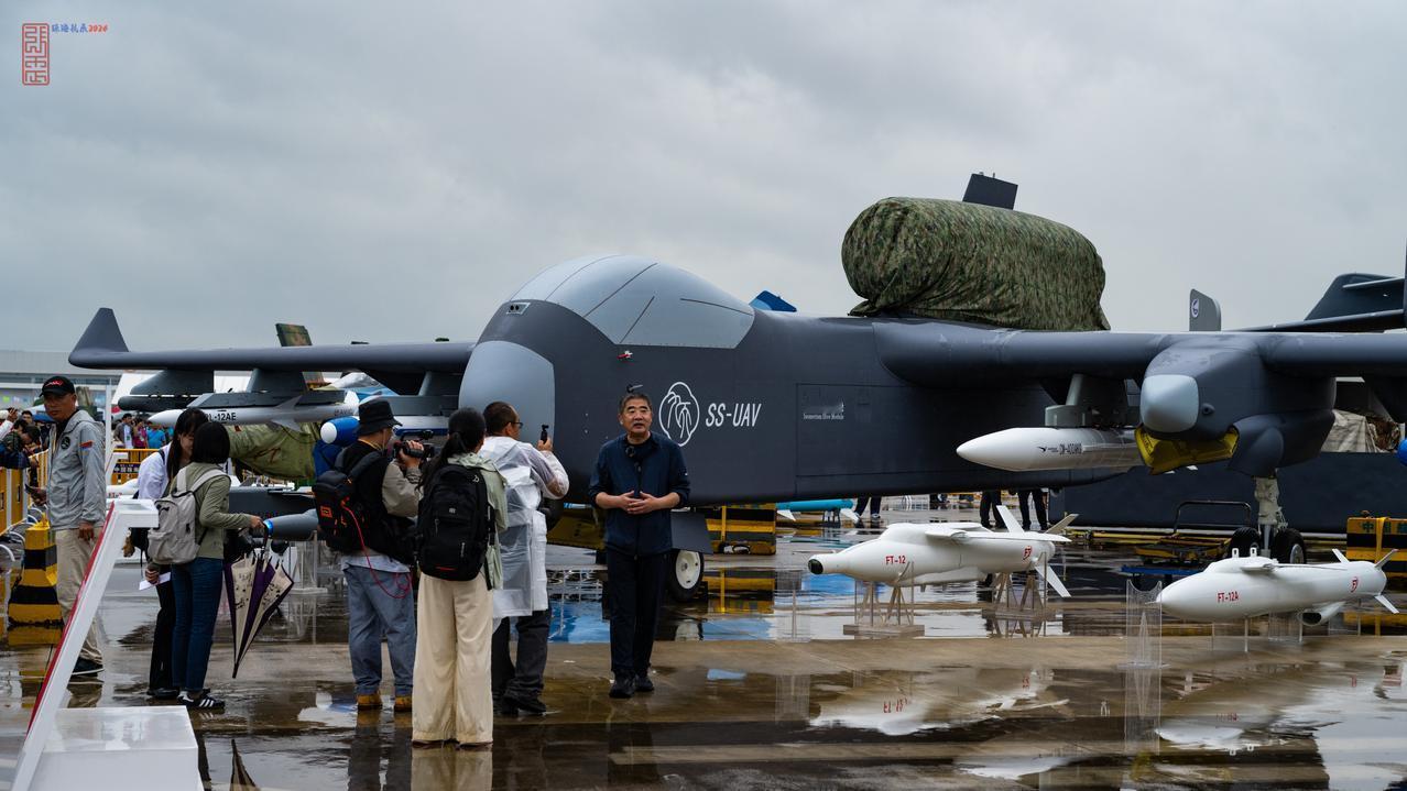 12月11日，“九天”大型无人机在陕西某地完成收费！（图2网图）
