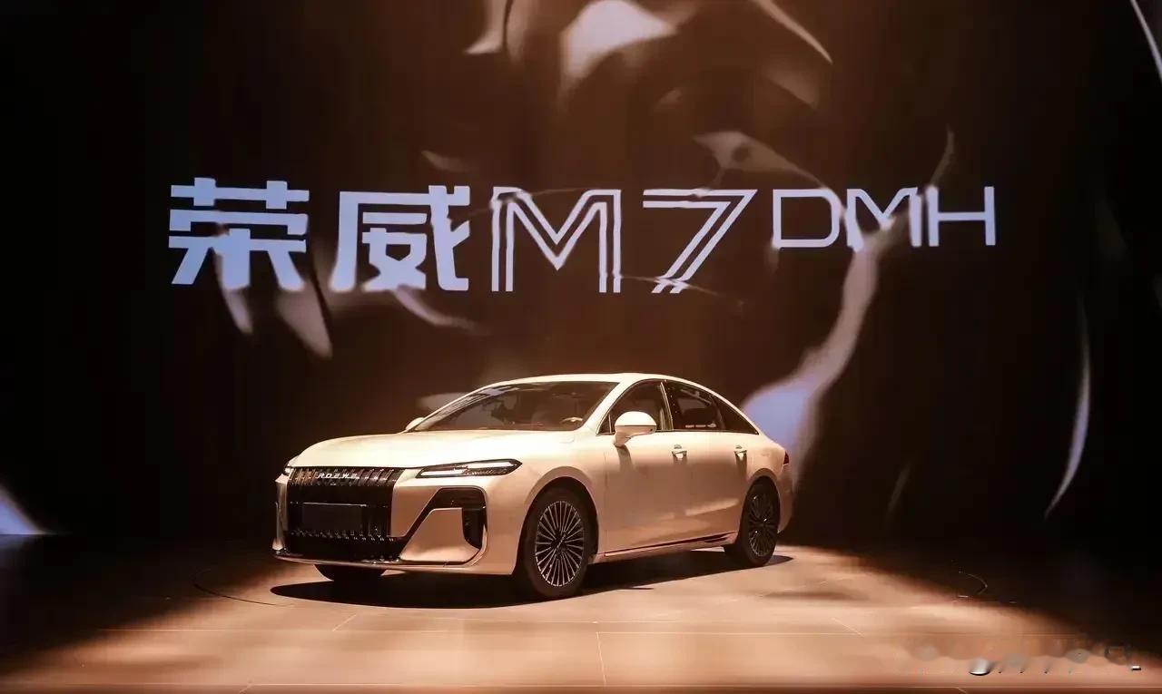 听我一句劝，家用轿车就这样选：
1、燃油：选日产轩逸
2、混动：选奇瑞风云A8