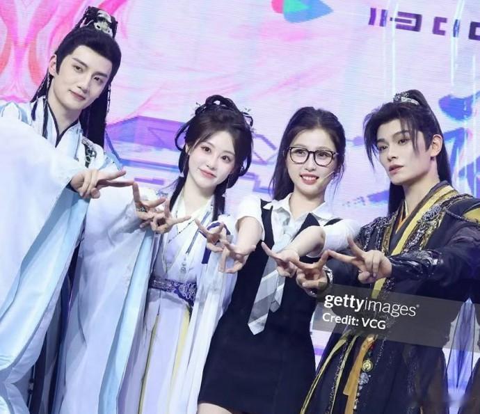 丁禹兮脸型欠佳，颜值大打折扣。 