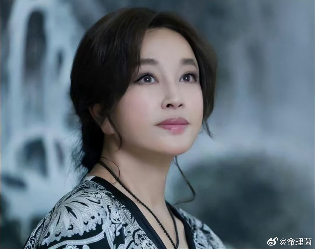 刘晓庆亲妹妹一家希望她没有后代这样的亲妹必须远离 