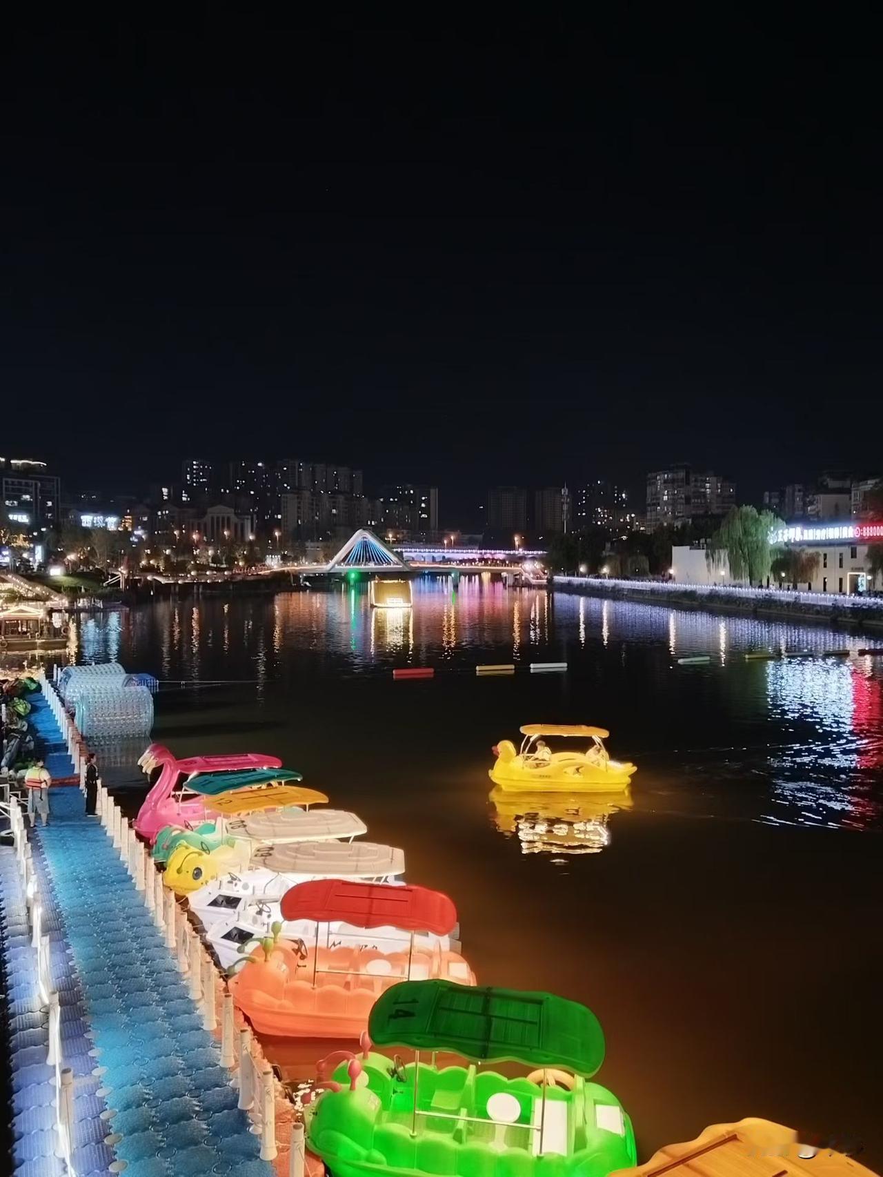 昨天下午接到一个自称是我原居住城市某派出所的人打来的电话，问我现在居住在什么地方