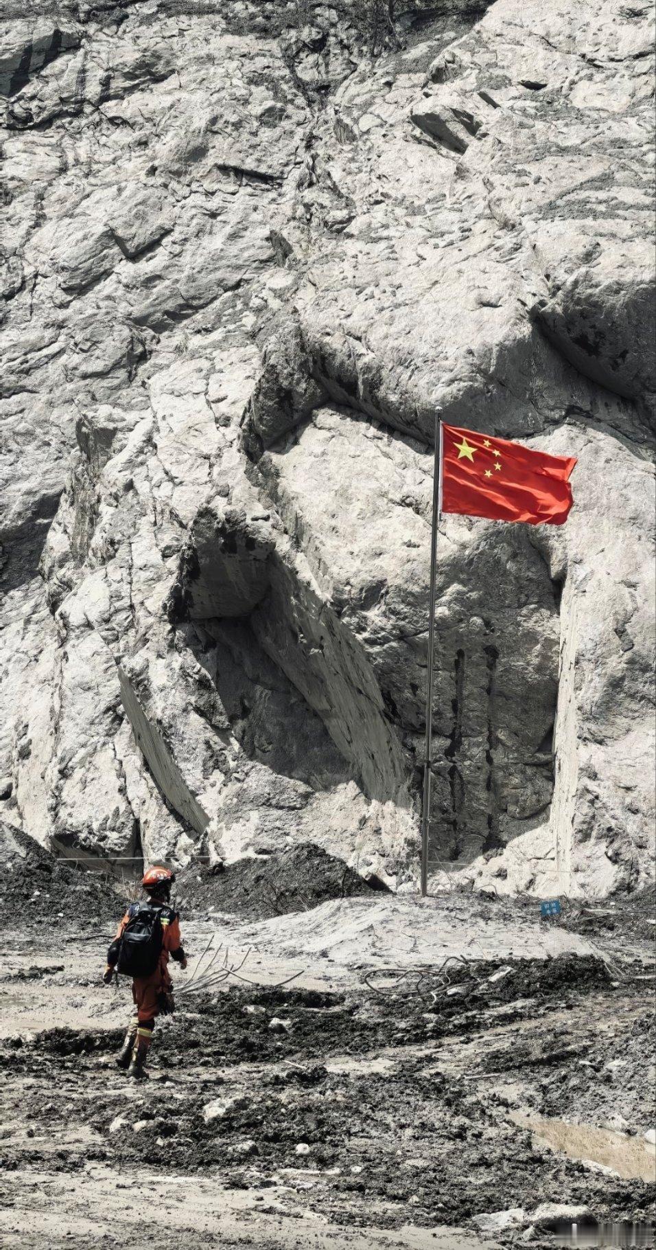 生命多悲秋 红旗永不倒三剑客[超话] ​​​