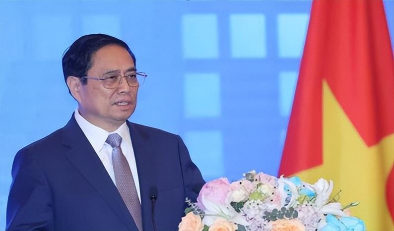 中国冷眼旁观就是不出手，越南高铁开始病急乱投医！


越南正在推进的两条铁路项目