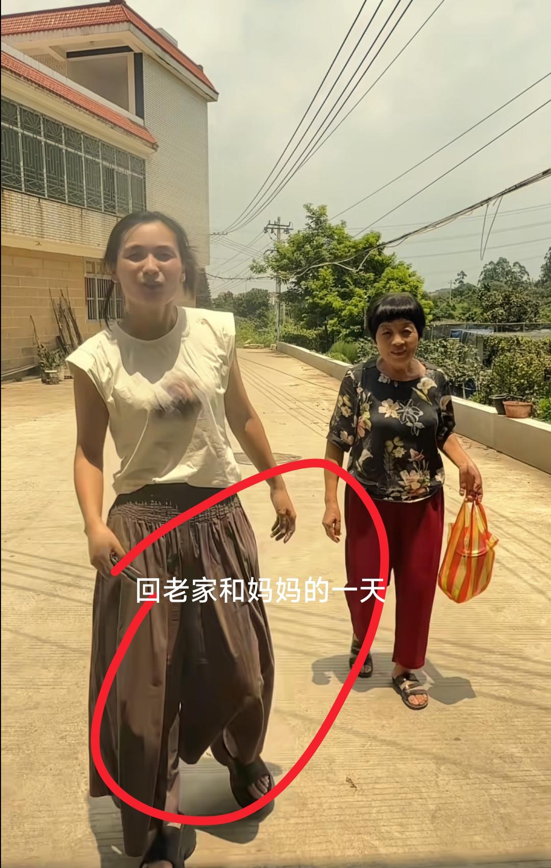  我开始有点理解瑾汐了
有这么疼人的妈妈，谁会不恋家啊？
不仅是因为三餐照料，最