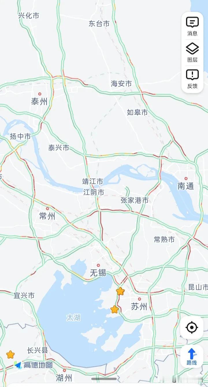 国庆节假期刚刚开启，地图上遍地是红线，这一根根飘红的路线是游子归家的迫切，也是家