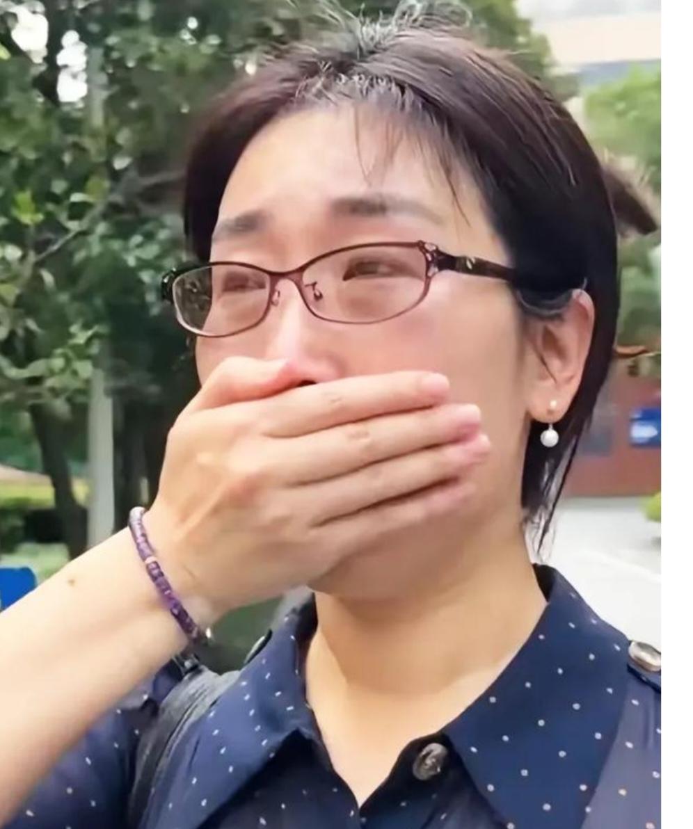 赌良心
朱女士还是太大意，老公既然是白手起家，是一点点做起来的，她虽然回归了家庭