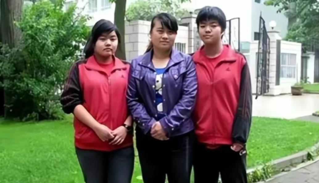 [微风]1999年，贵州19岁保姆，无奈带着被雇主遗弃的6岁双胞胎投奔娘家，父亲