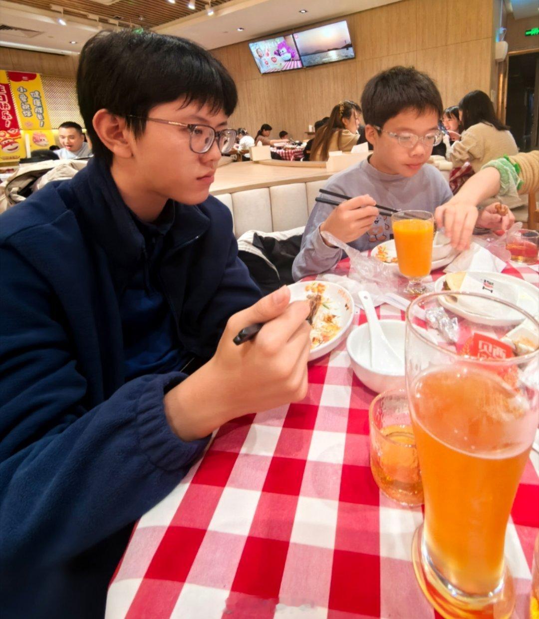 有错就改，有问题就解决西贝拿出诚意和态度问题迎刃而解，态度觉得一切 希望西贝今后