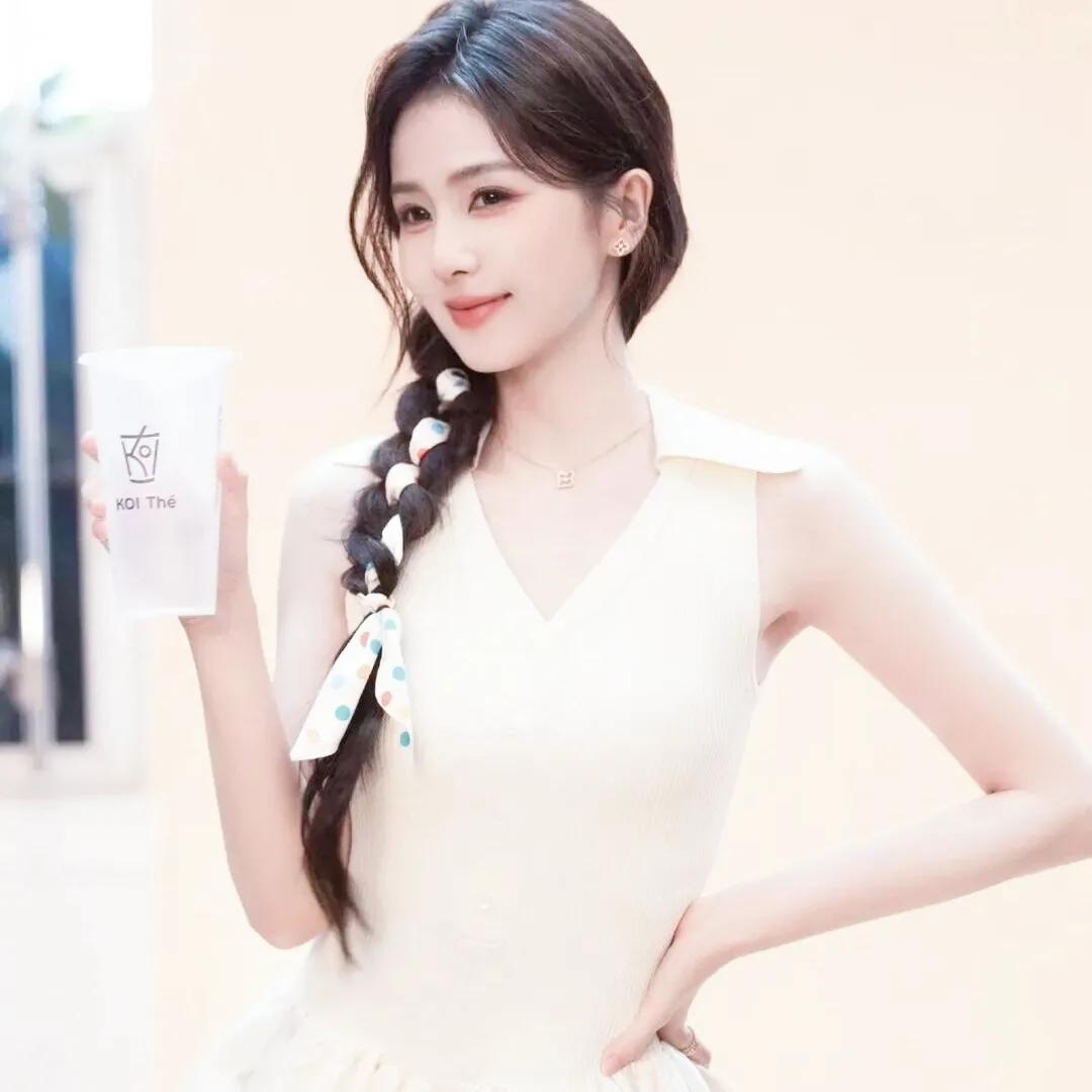 好身材都是穿出来的，美女图片分享美女穿搭͏ 美女穿搭照 美女系时尚穿搭 美女穿搭