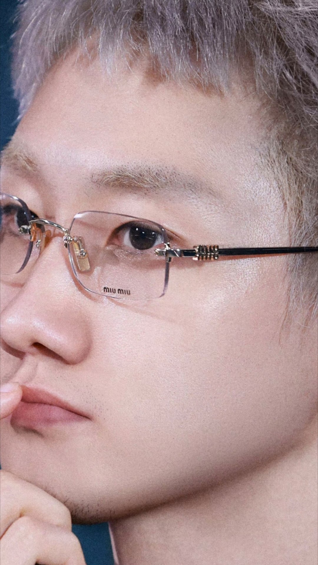 每次丢发彩排图我都想感叹汪苏泷皮肤也太太太太好了，纯素颜啊，，，，纯美人来的 