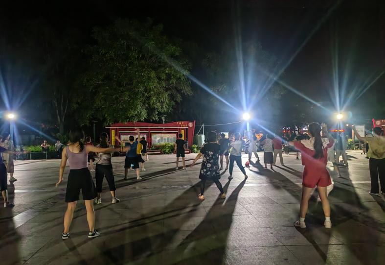 广场舞大妈的天塌了。2026年8月15日《中华人民共和国生态环境法典》正式实施，