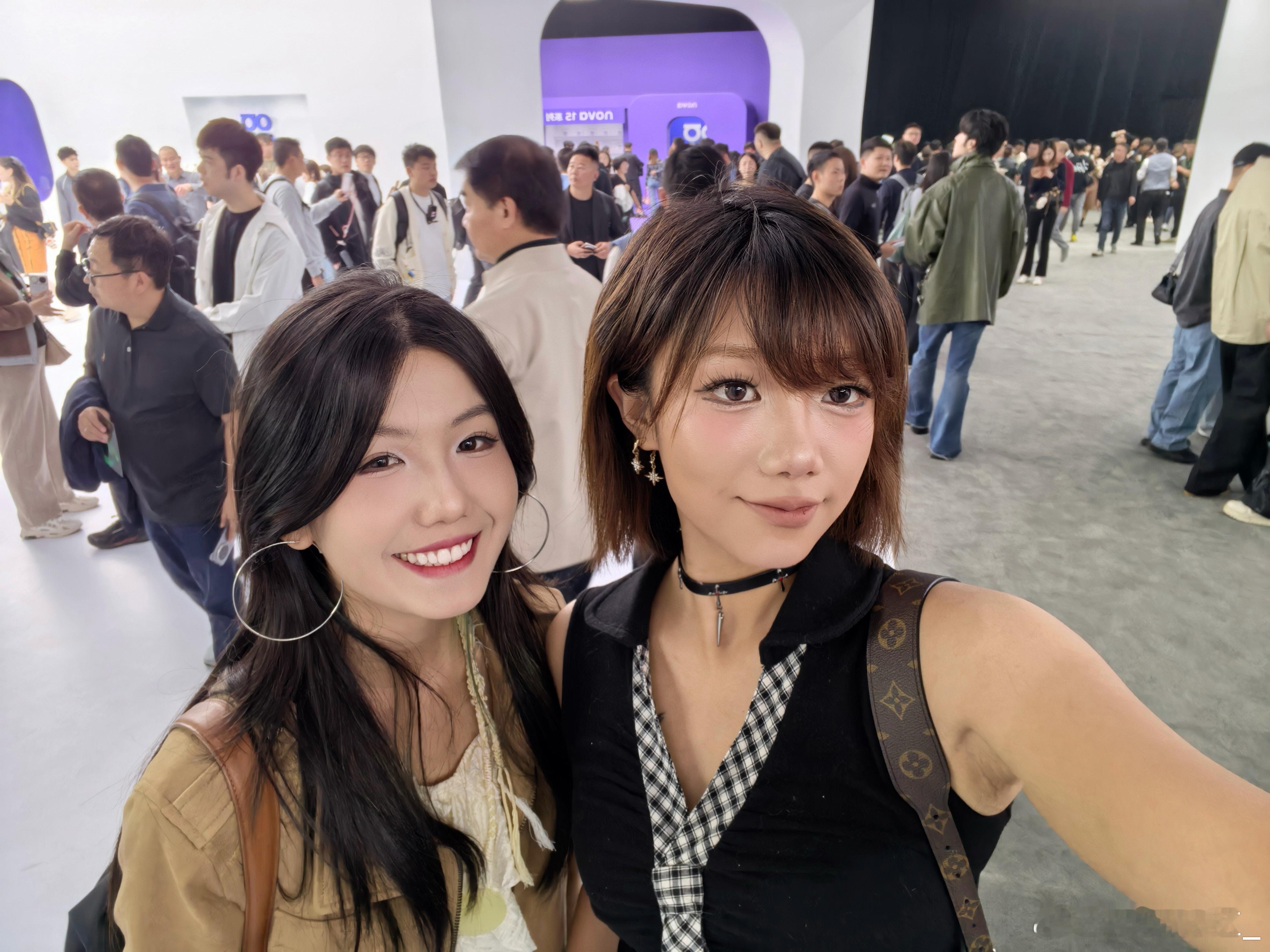 来看易烊千玺 辣！！！华为Nova15 发布会时尚这块 深圳·深圳国际会展中心(