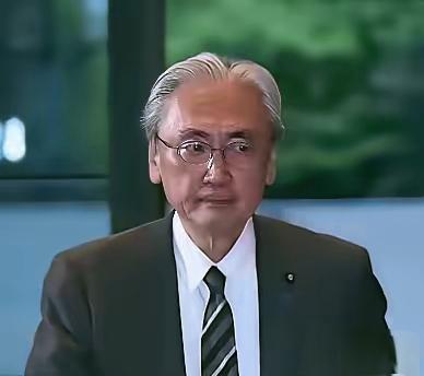 日本很难受
​日本最近想跟中国缓和关系，说了不少好话。连驻巴西的大使都公开喊话，