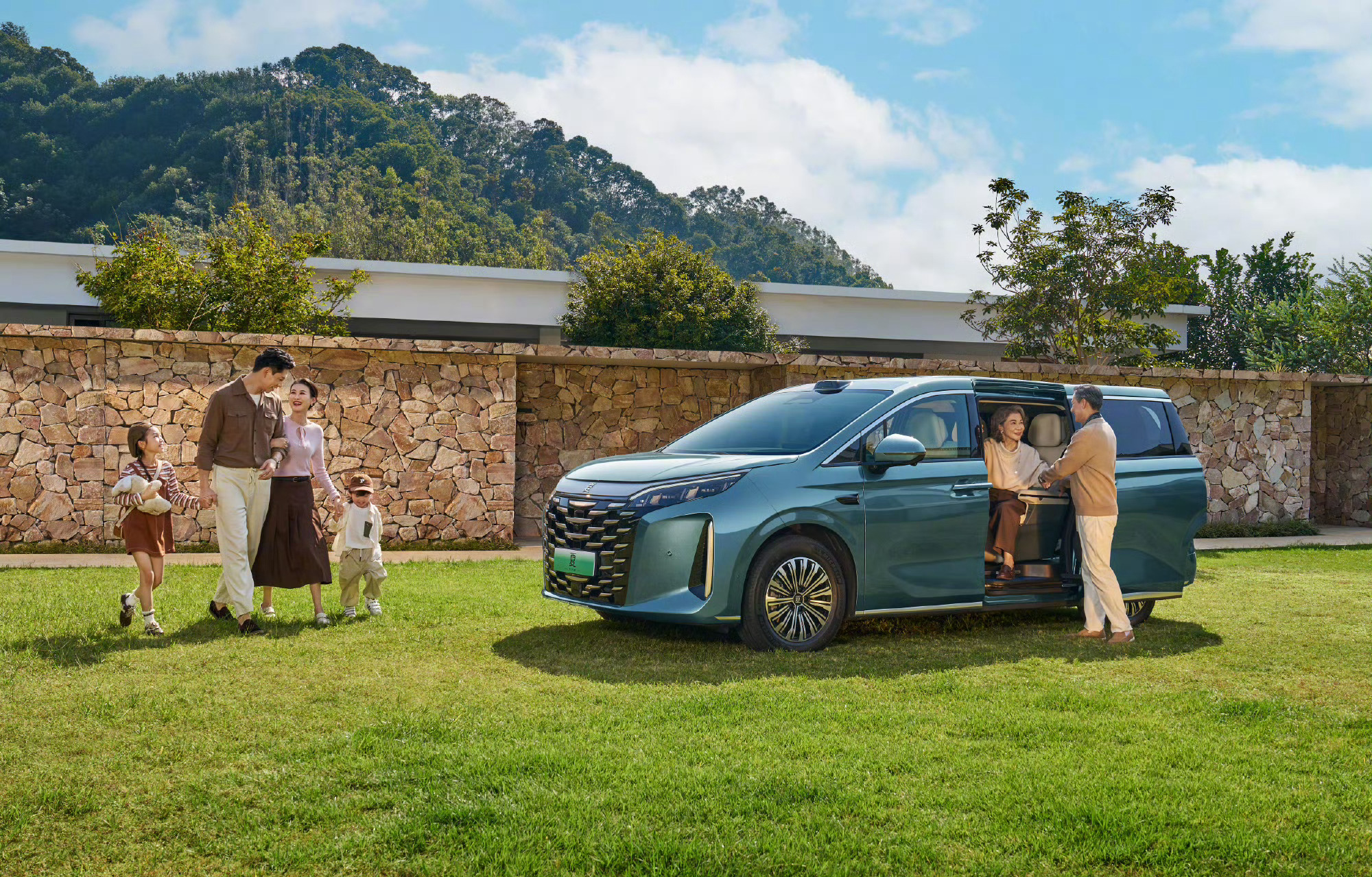 把家装进MPV有多爽 说实话，我以前对MPV的刻板印象就是"商务接待专用"，直到