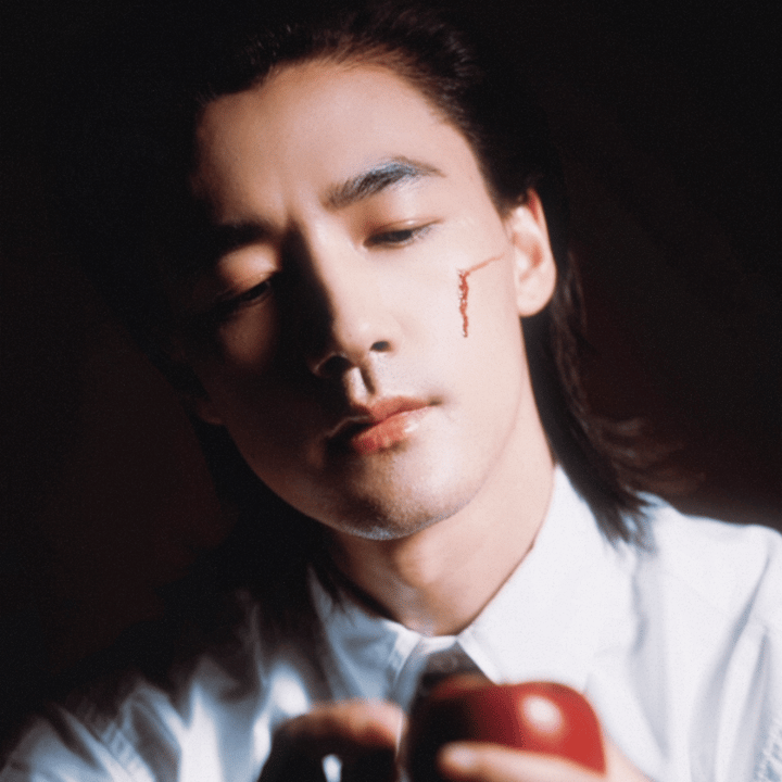 时尚芭莎太懂了！此沙一人完美复刻三大经典角色，在冷面杀手、病娇少年与暗黑神秘人间