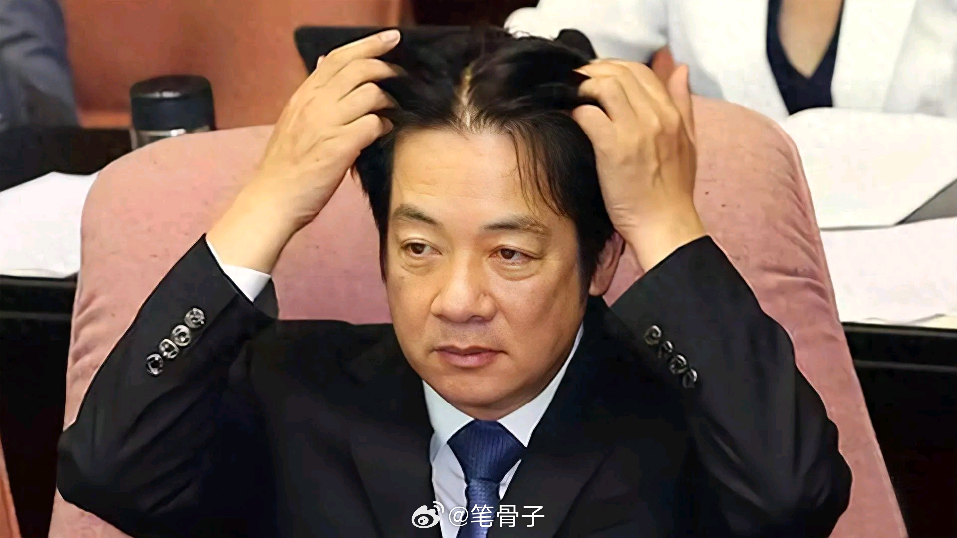 赖清德对外叫嚣坐实台独陷入穷途末路请认真品读赖清德这番话：“台湾主权在民，中华民