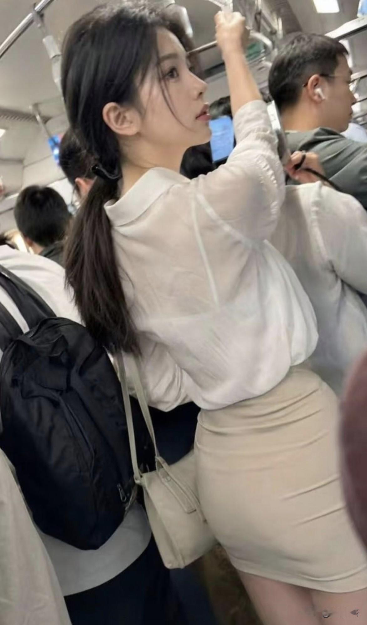 她俩是同一个人吗？