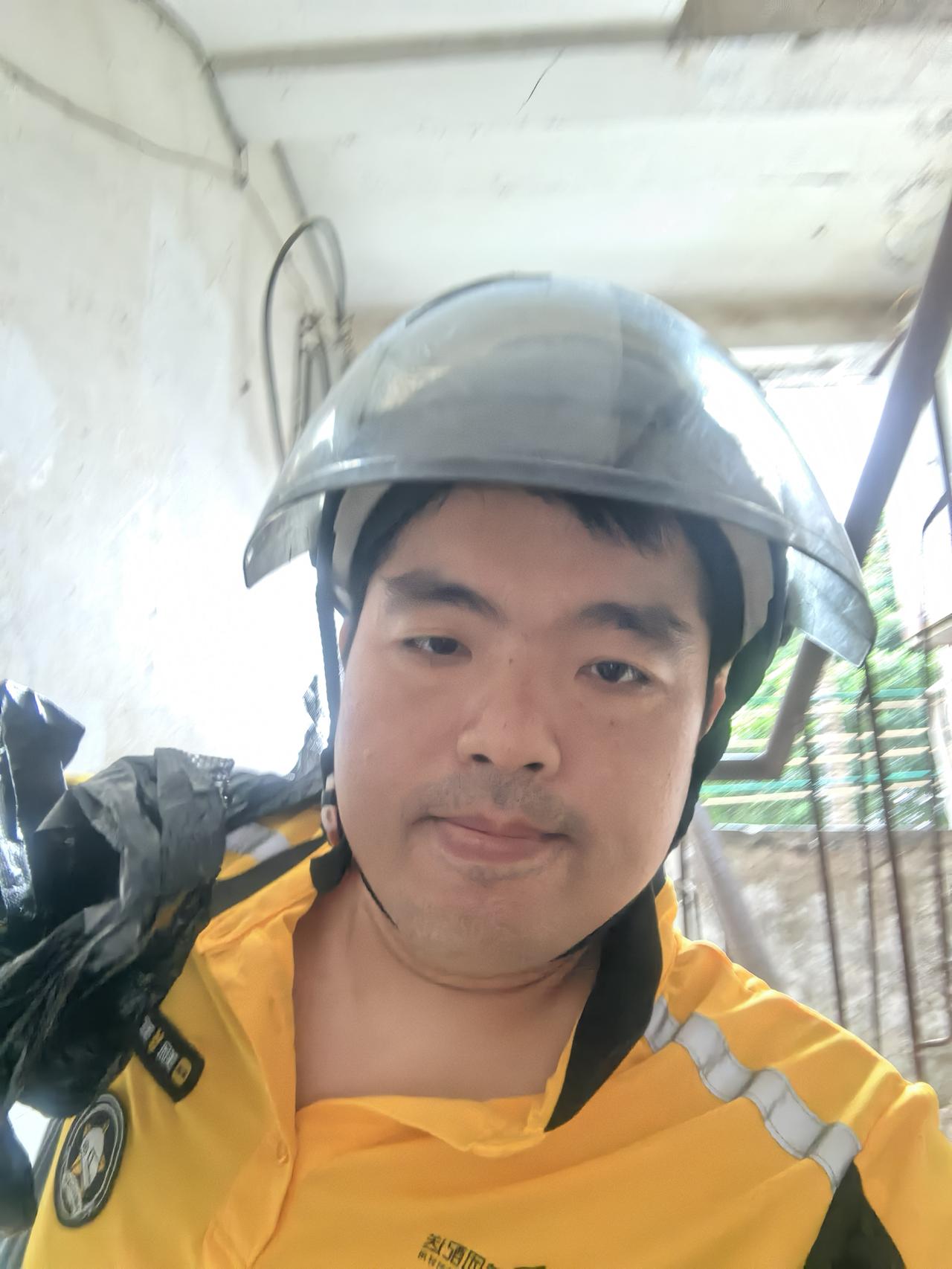 只要给米，外卖大叔啥都愿意干，今天送了一个外卖爬楼单（5楼），把单送到顾客家，看