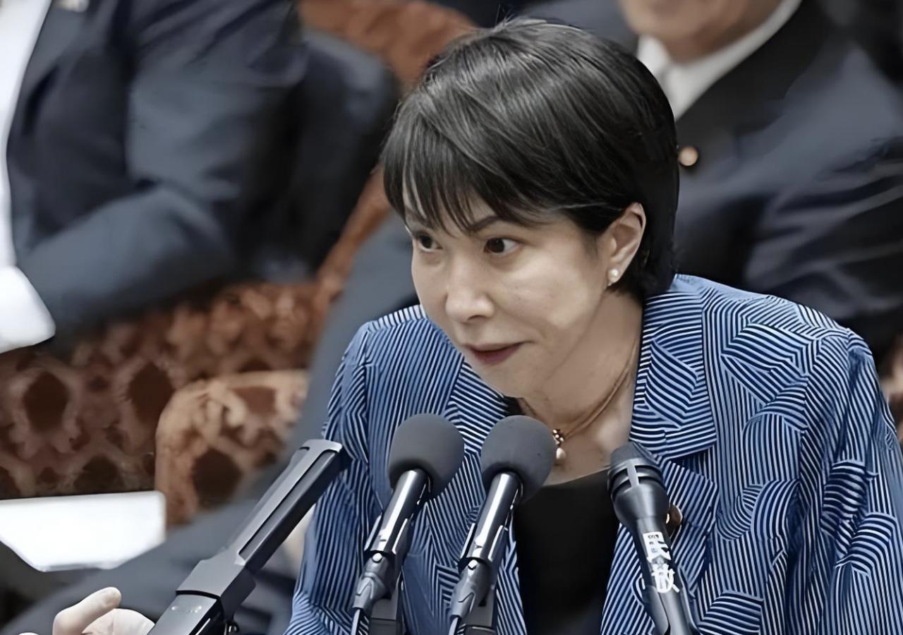 高市君！请你赶紧让日本自卫队走开，别滋扰我辽宁舰编队训练。推动中日关系行稳致远，