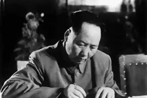 没有毛主席，新中国还能诞生吗？今天，我们聊聊这个“定海神针”

时不时会听到身边