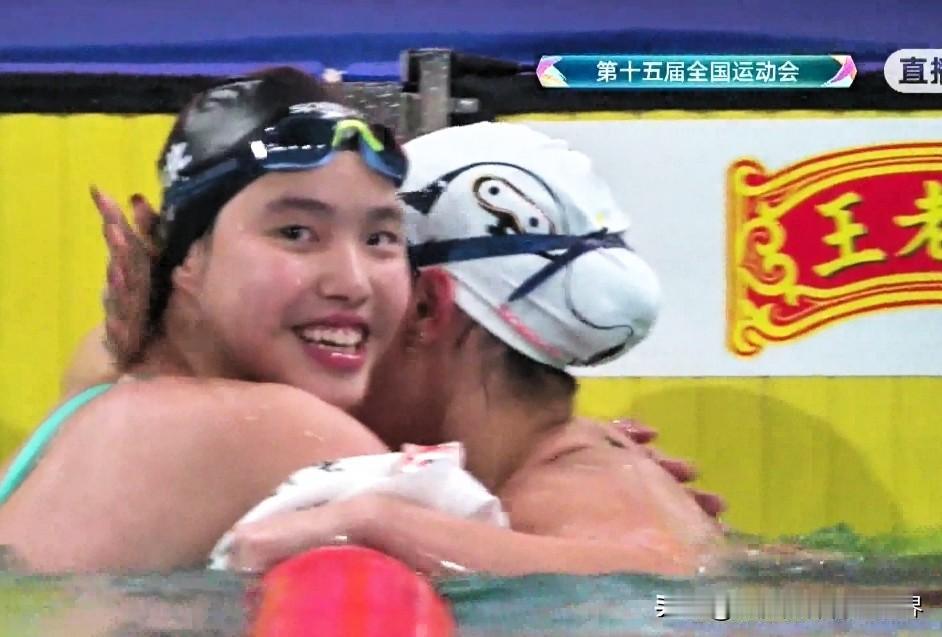 全运会游泳比赛第一项亚洲纪录诞生！在刚刚结束的女子游泳200米混合泳决赛中，来自