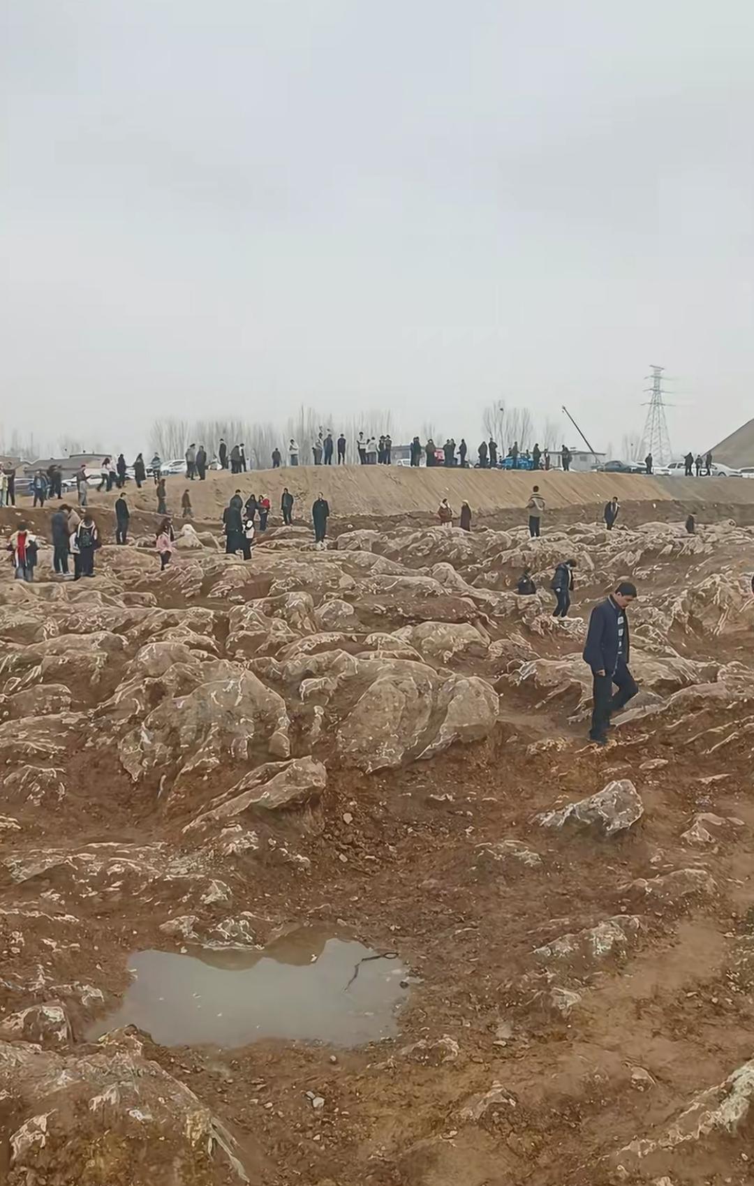 想想，高铁穿越5亿年前的海底，我们人类多么幸运！

我觉得可以实现工程与景观的完