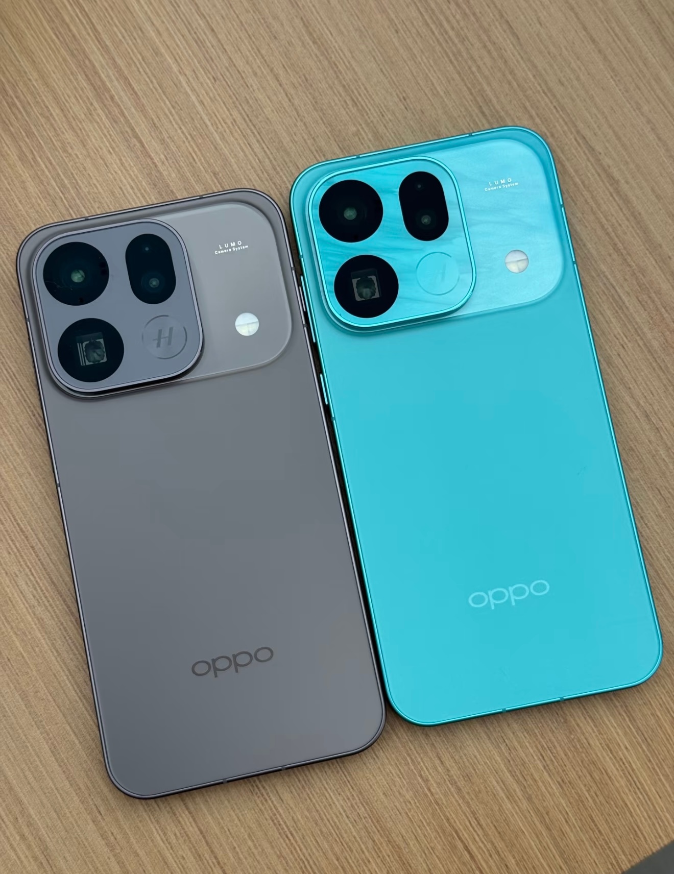 不得不说 OPPO Find X9s Pro 这蒂芙尼蓝很洋气！ 