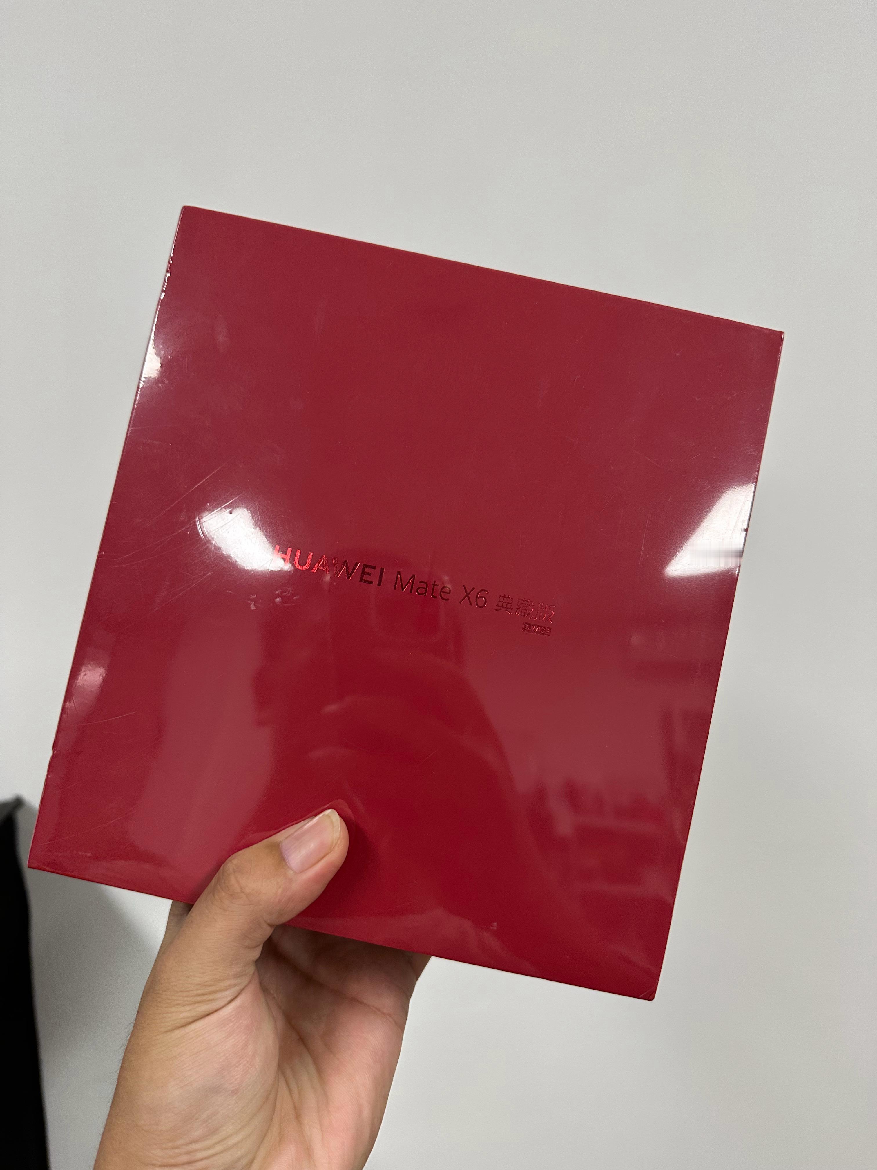 回收了一台原封华为Mate X6 16+1T 红色可惜了是个空中激活的，少了10