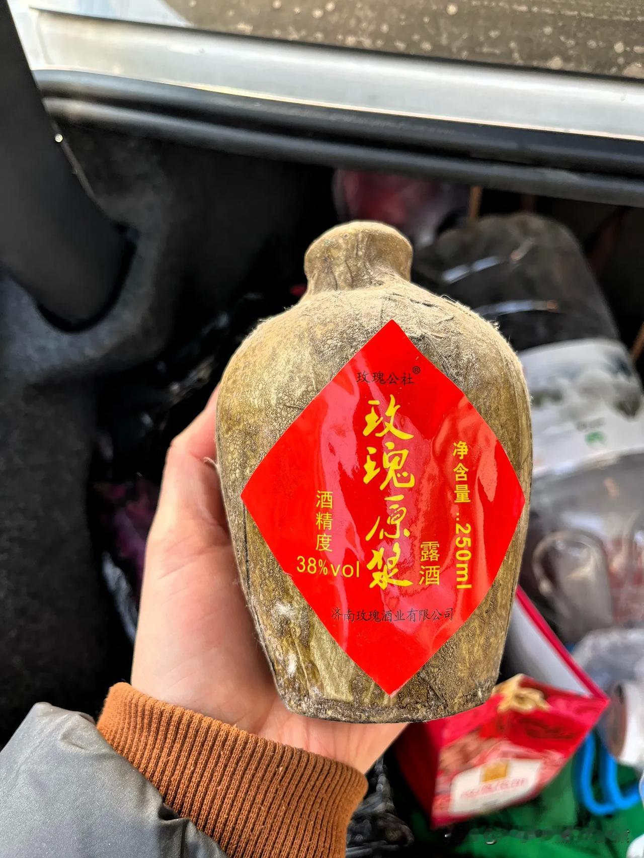 今天，专程跑到了平阴胡庄教堂这里
就为了来买玫瑰花
每天泡五六朵玫瑰花茶
养颜美