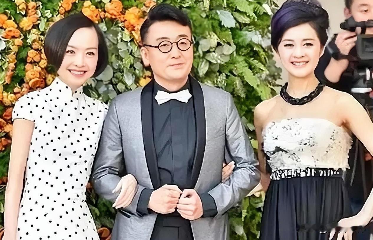 当年，三位顶红的主持人，靠着颜值和主持魅力，搅动好多人的心，大家总是意想中做他们