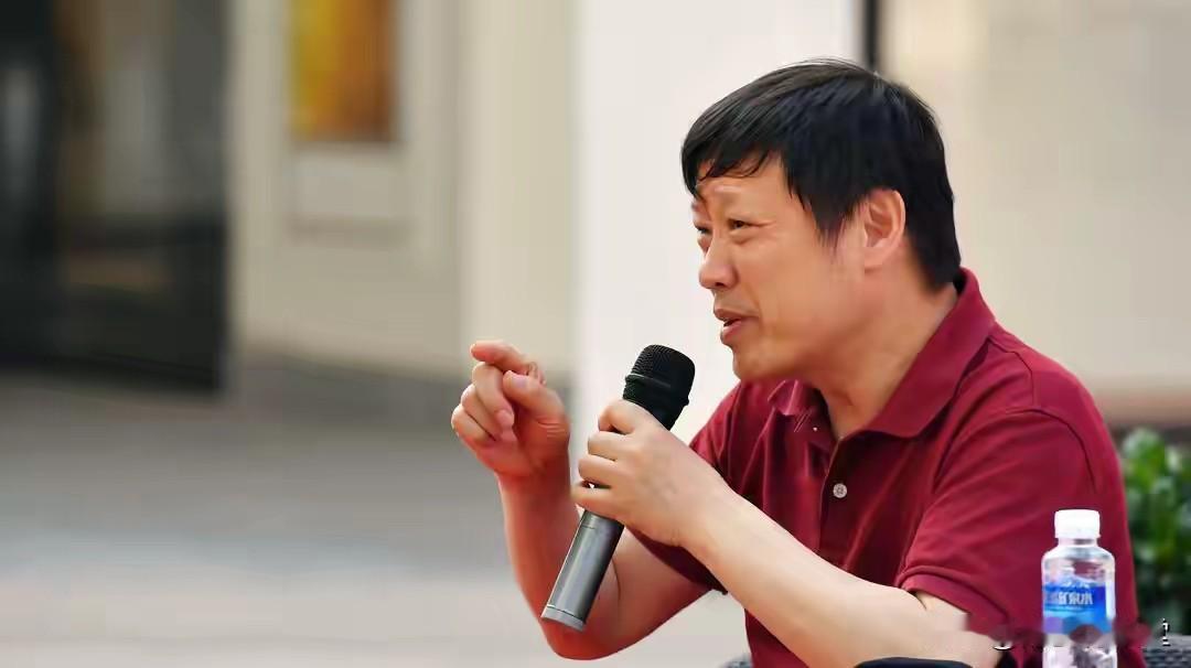 胡锡进：所见不同

网传日本艺人在上海一首歌唱了一半被关灯下台。胡锡进认为，要坚