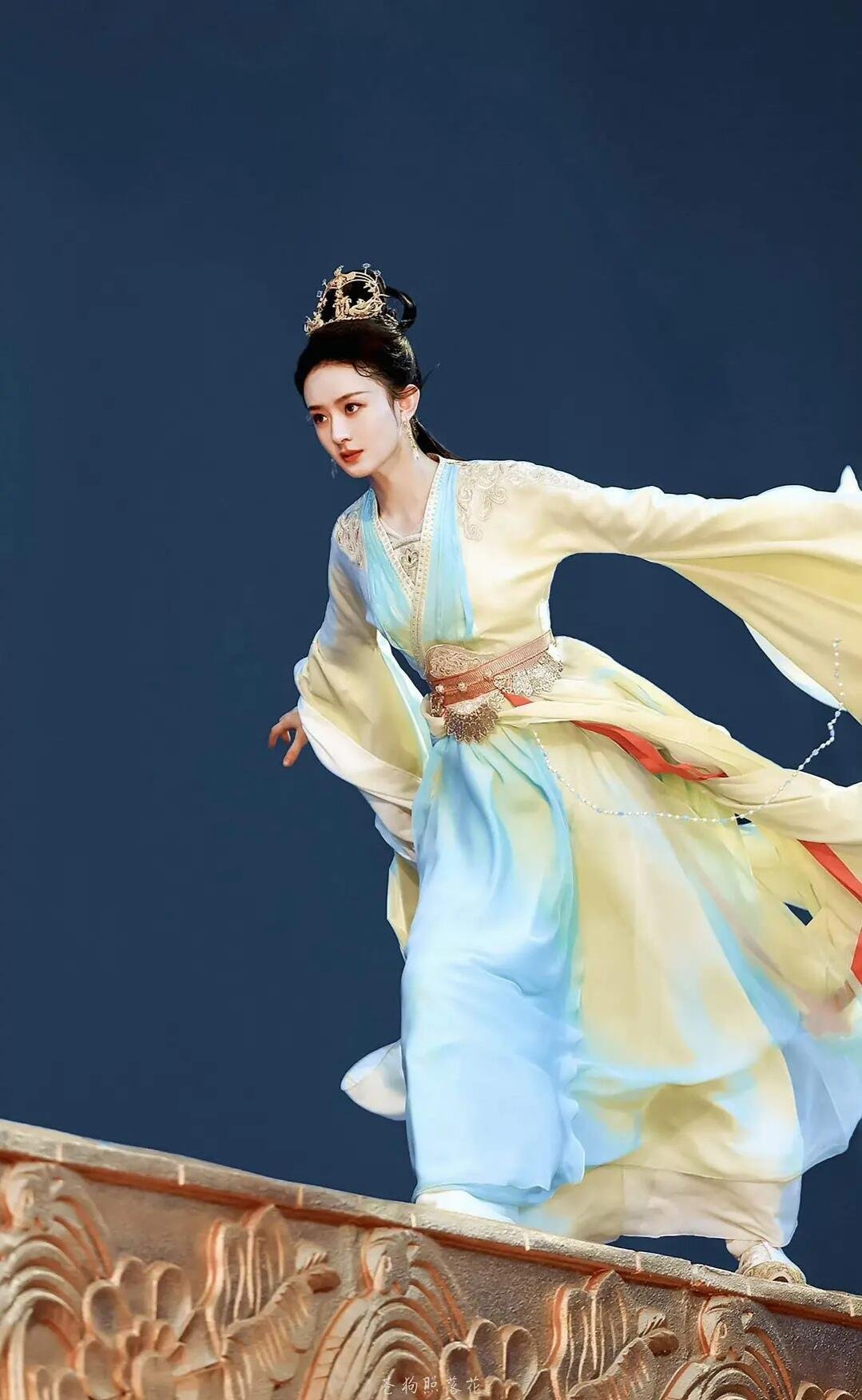 #赵丽颖[超话]# 赵丽颖颖宝在与凤行中真的太美了 每一帧都有想截图的冲动 是我