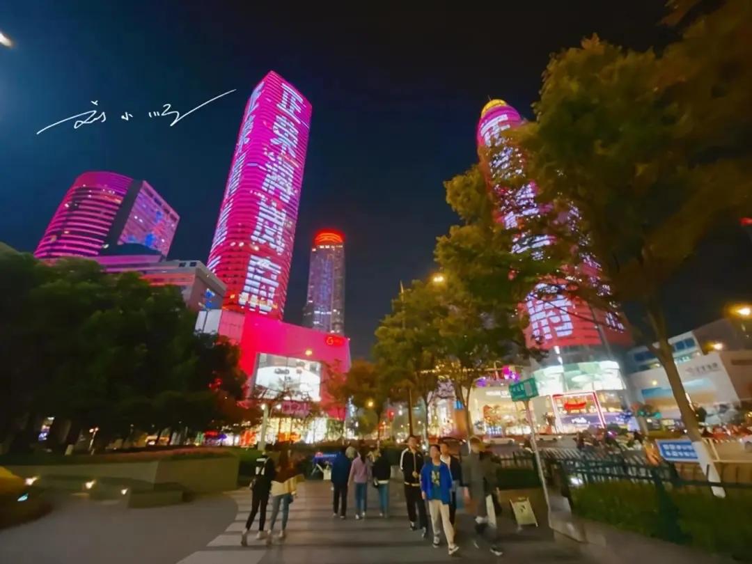 中国“最霸气”的省会，因其影响力巨大，被大家称为“三省省会”？

这里是刘小顺的