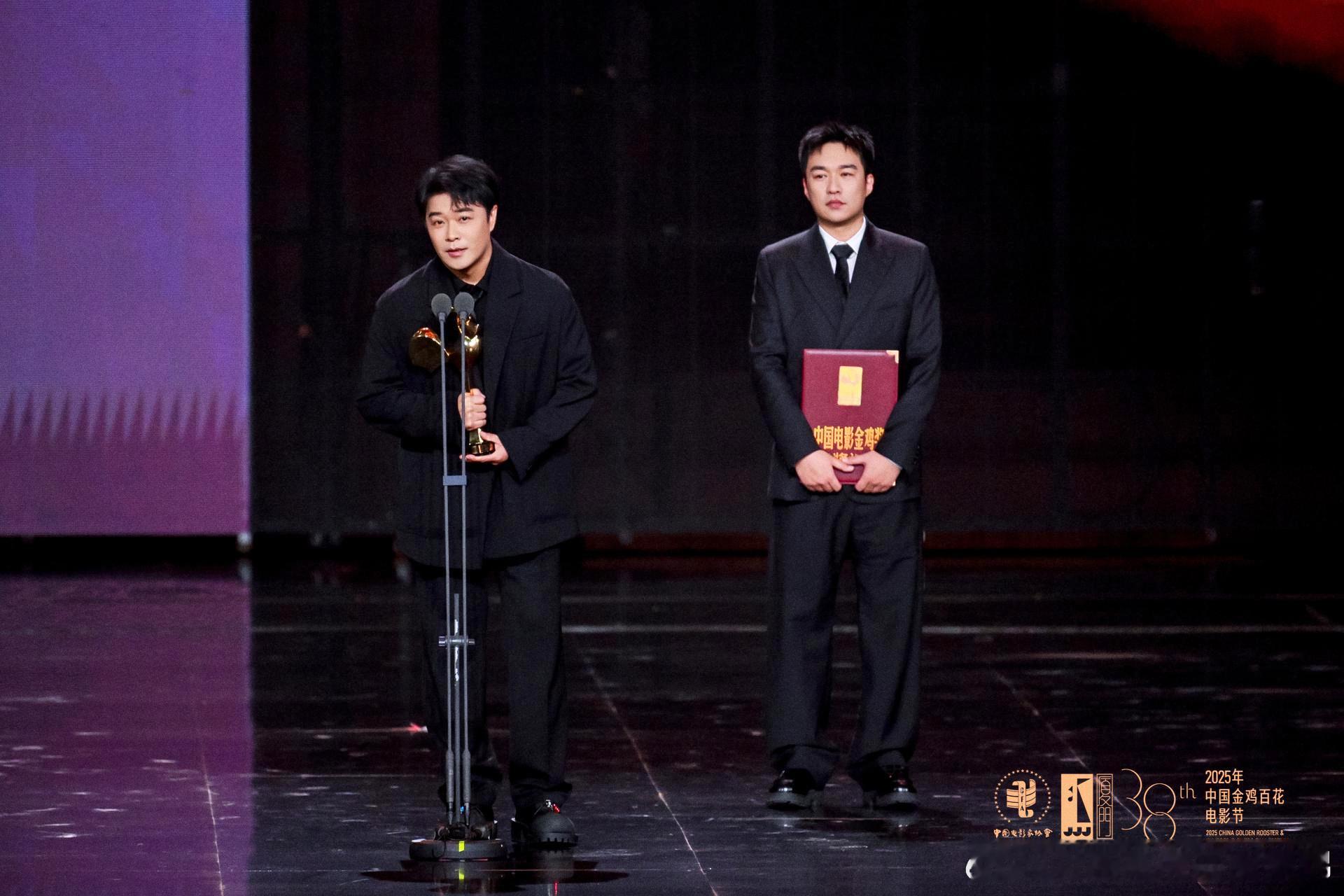 陈思诚戴墨《唐探1900》获金鸡最佳导演 壹同制作以实力与情怀引领商业电影浪潮 