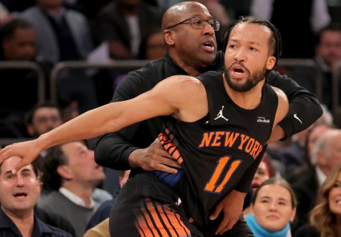 NBA东部决赛，骑士对阵尼克斯比赛G2，出现了奇葩的一幕。此前已经几乎被DNP的