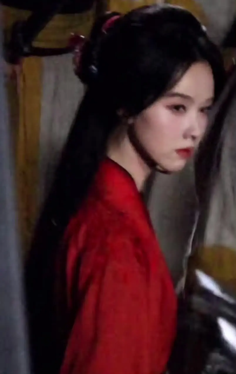 犀利的眼神