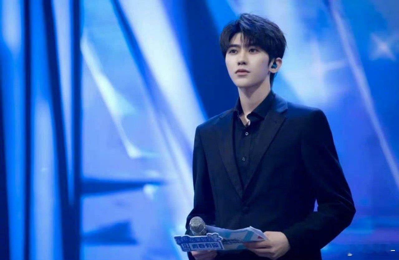 蔡徐坤PD纯元的杀伤力 蔡PD的“纯元”地位果然无可撼动！海外舞台上的他光芒四射