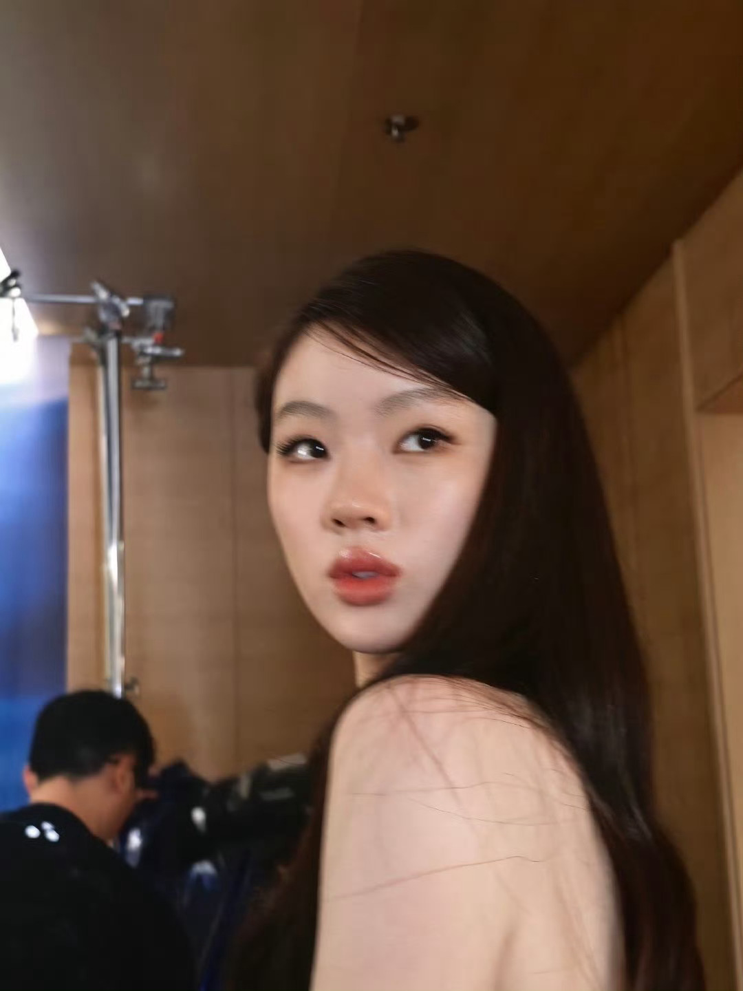 歌手直播我嘞个单依纯，唱功了得啊全开麦都这么稳，高音一点都没有失误，今天唱的太好