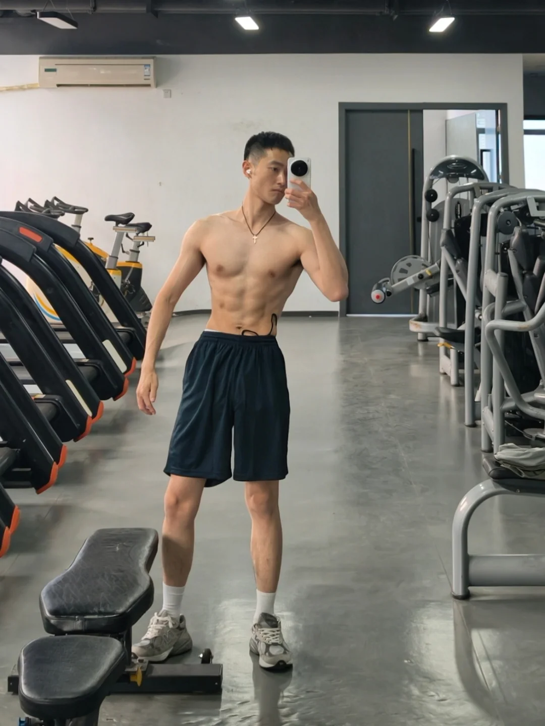 右图抽象的。。哥们儿。