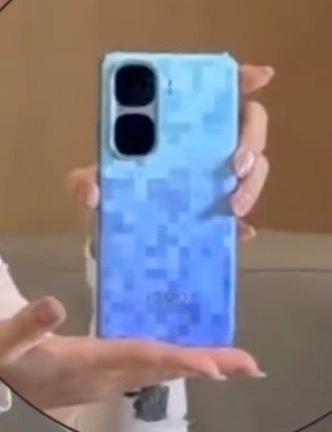 iQOO Neo10 Pro+ 真机图片！居然背面有300多个像素格子，而且还会