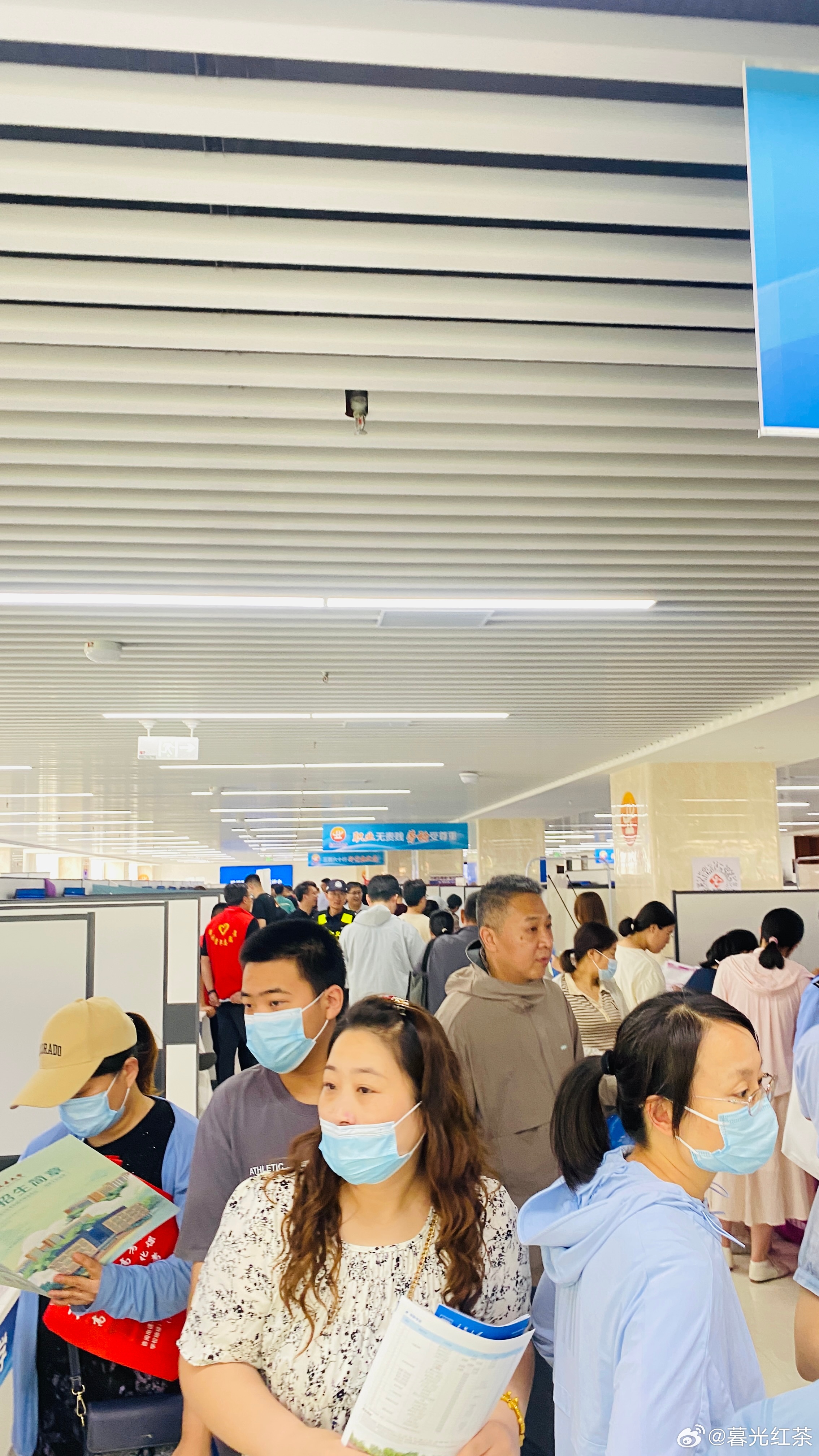 高考咨询会太火爆了，提前来学习一下 