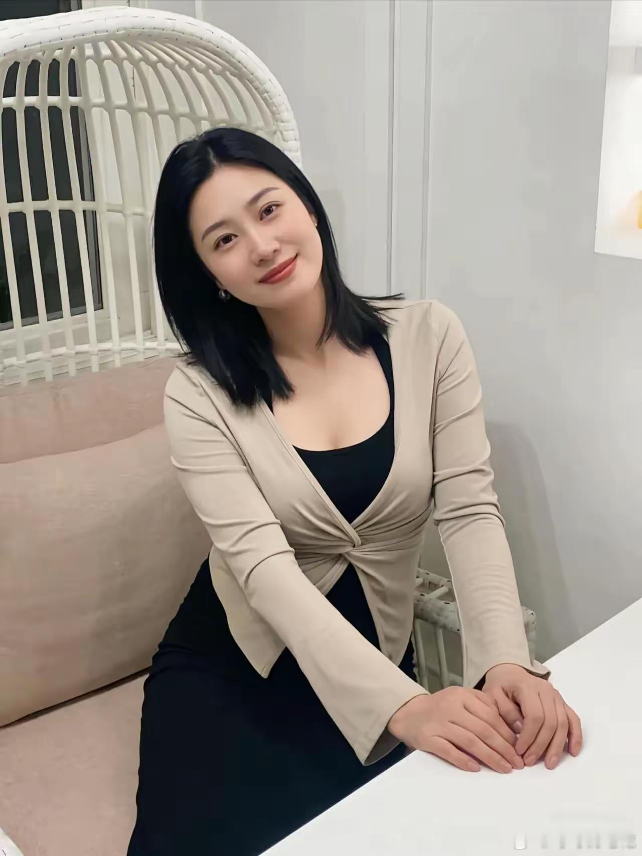 我要上精选-全民写作大赛怎么笑得有点勉强？[祝福][祝福]