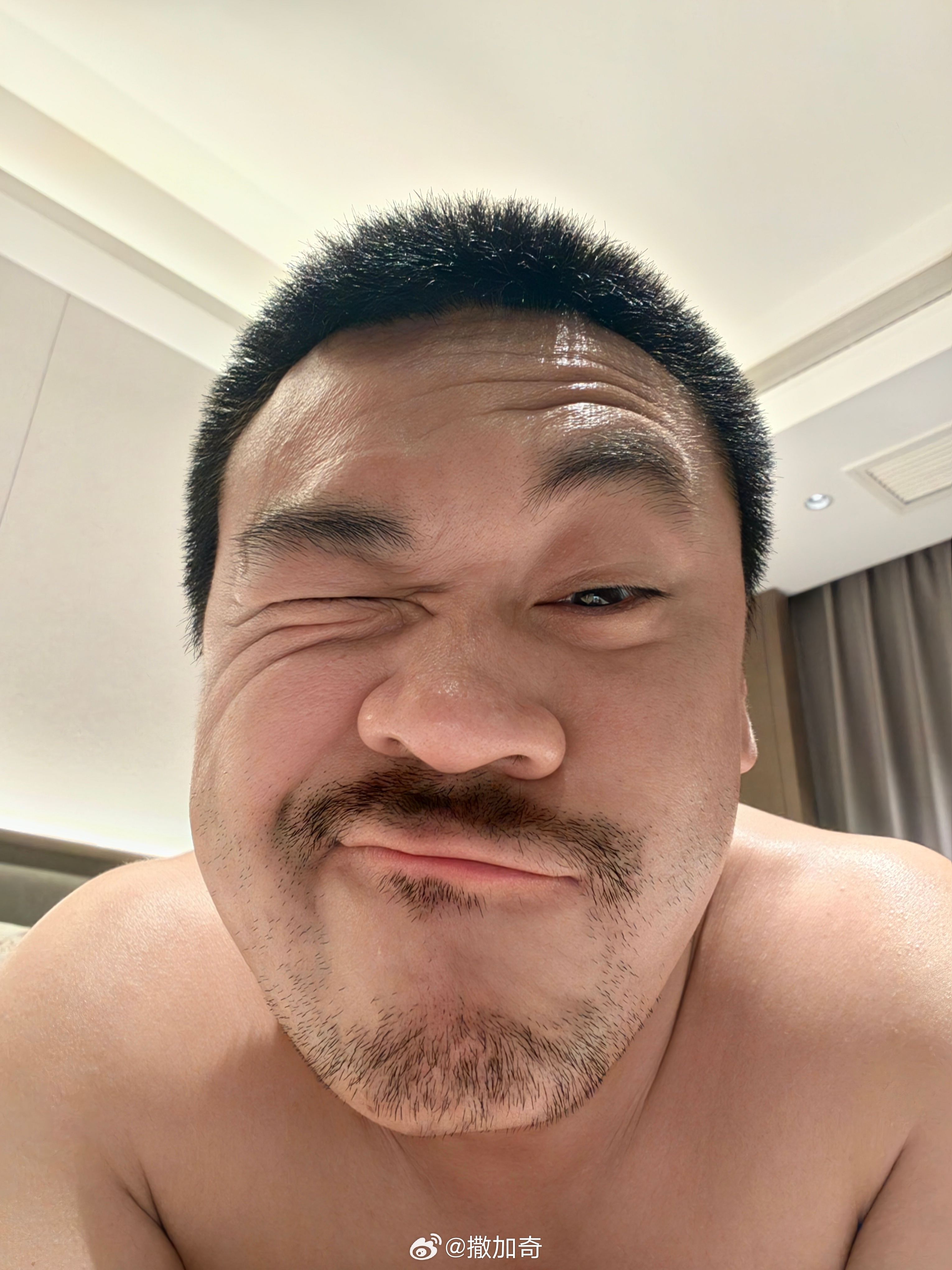 给你们看野人！哈哈哈哈。我就想问呢，为什么我抖音关注我的都是49，52，这种50