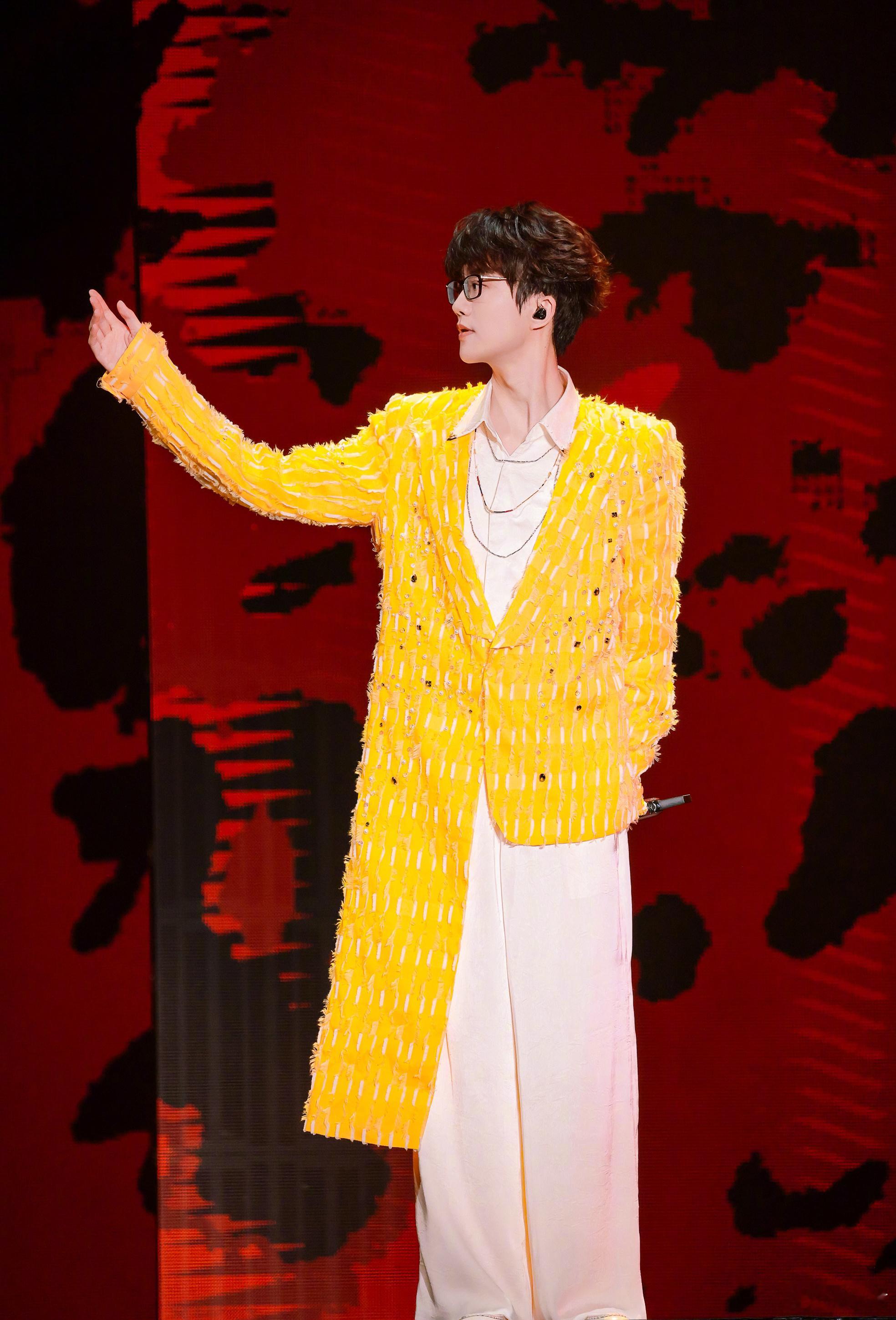 #许嵩 分手了没关系还有我# 爱上许嵩就是这么轻松[彩虹屁] ​​​