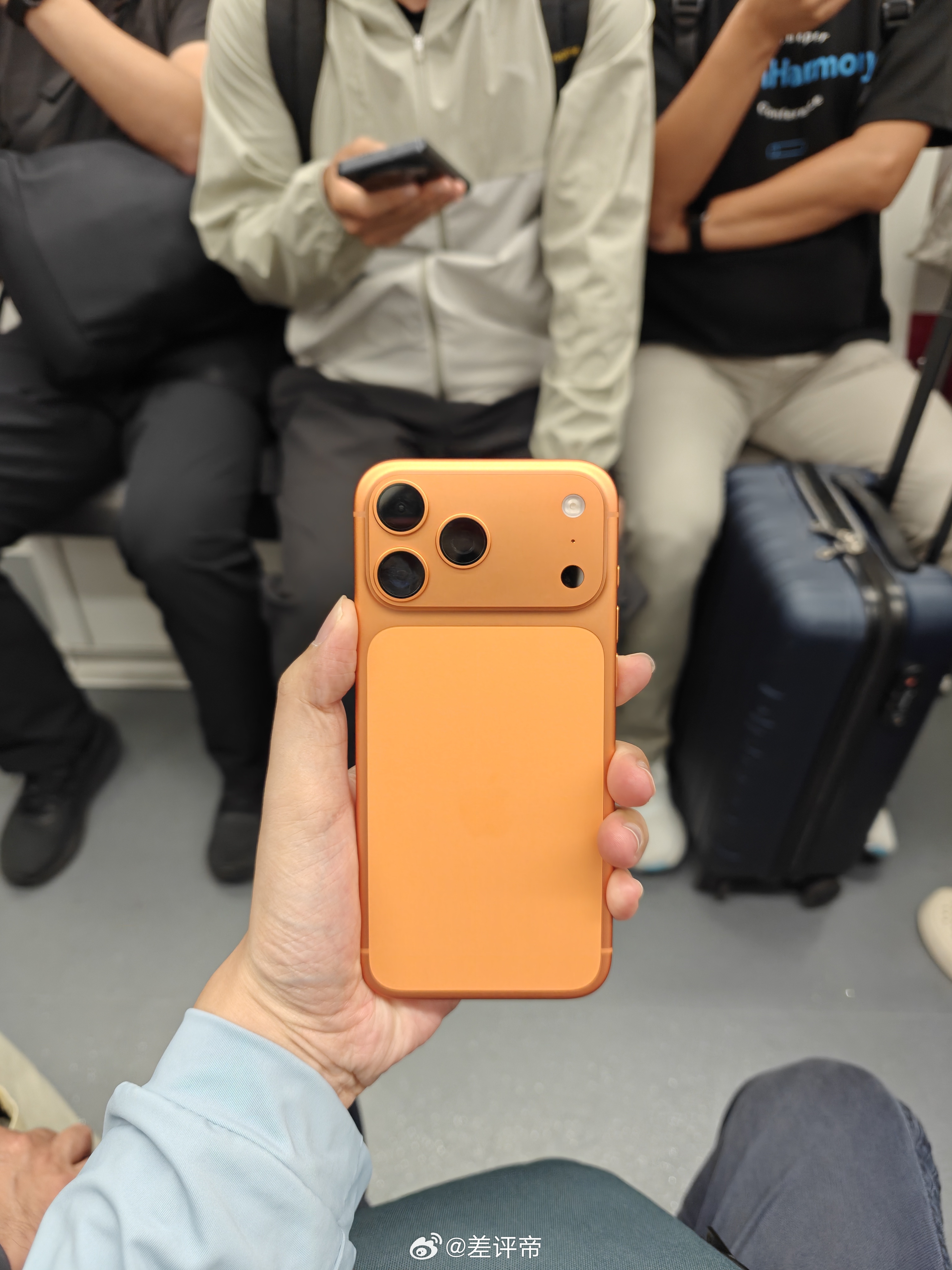 iPhone 17 Pro Max 用了两天，确实好可惜我不是苹果人我还是喜欢O