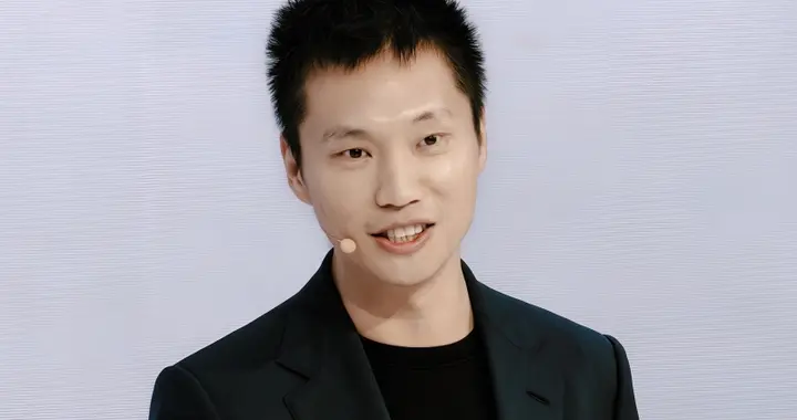曹旭东首次公开第三个洞察：大模型定义芯片