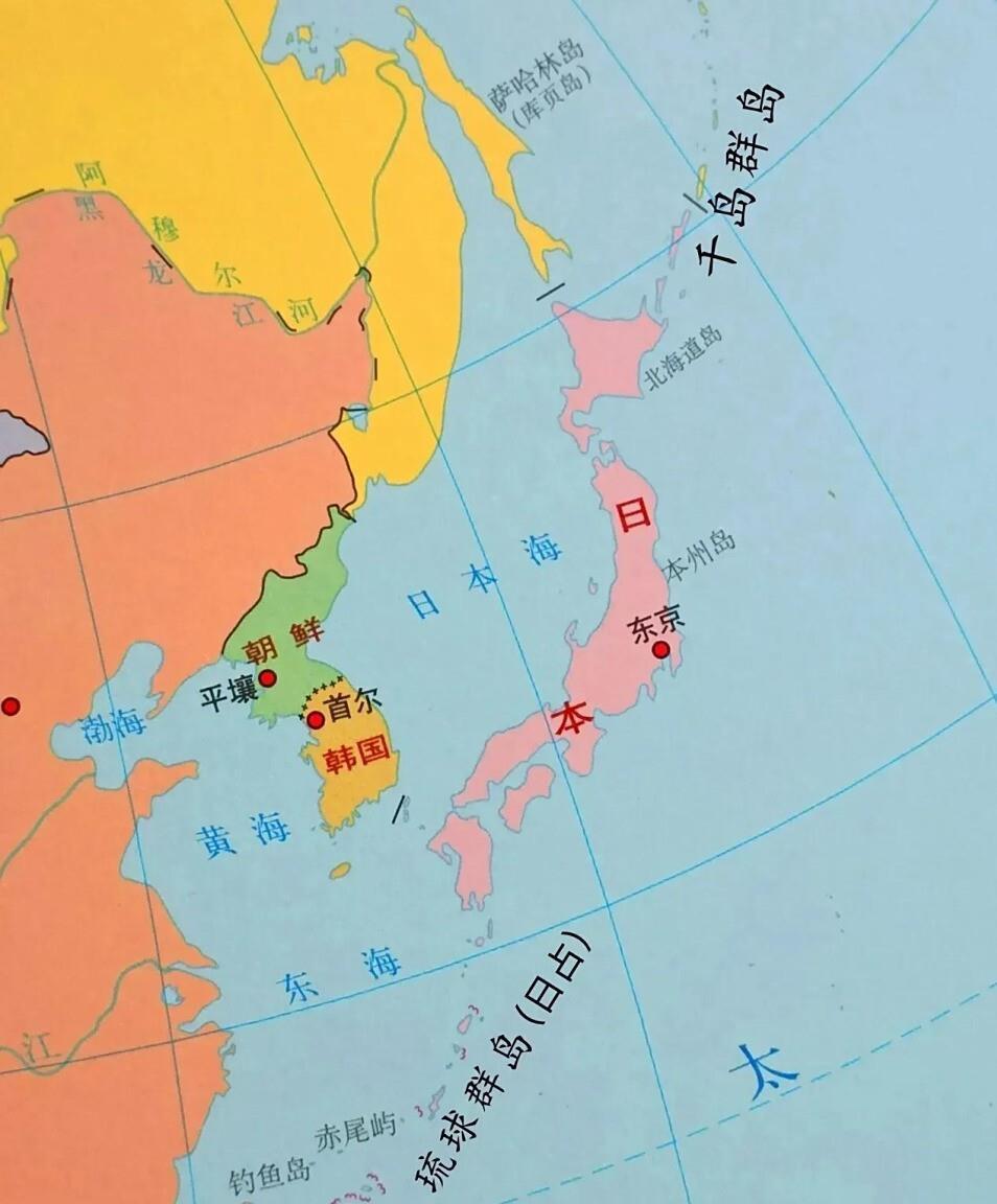 伊朗这一仗，彻底打醒日本！

日本本以为战火就是递到手里的梯子；无论是中国的导弹