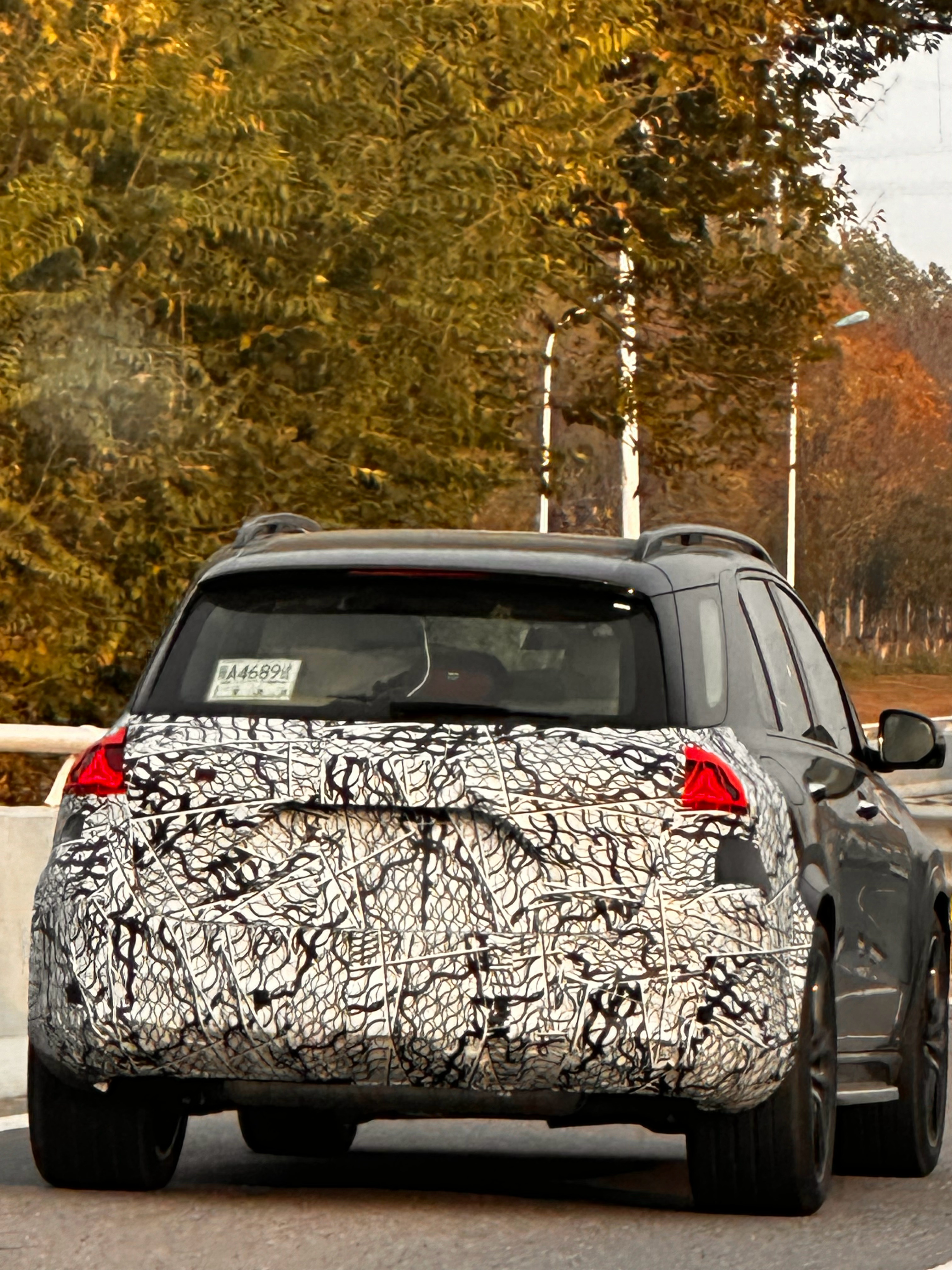 偶遇三叉星辉 路试车下一次GLE应该是换代产品了吧 