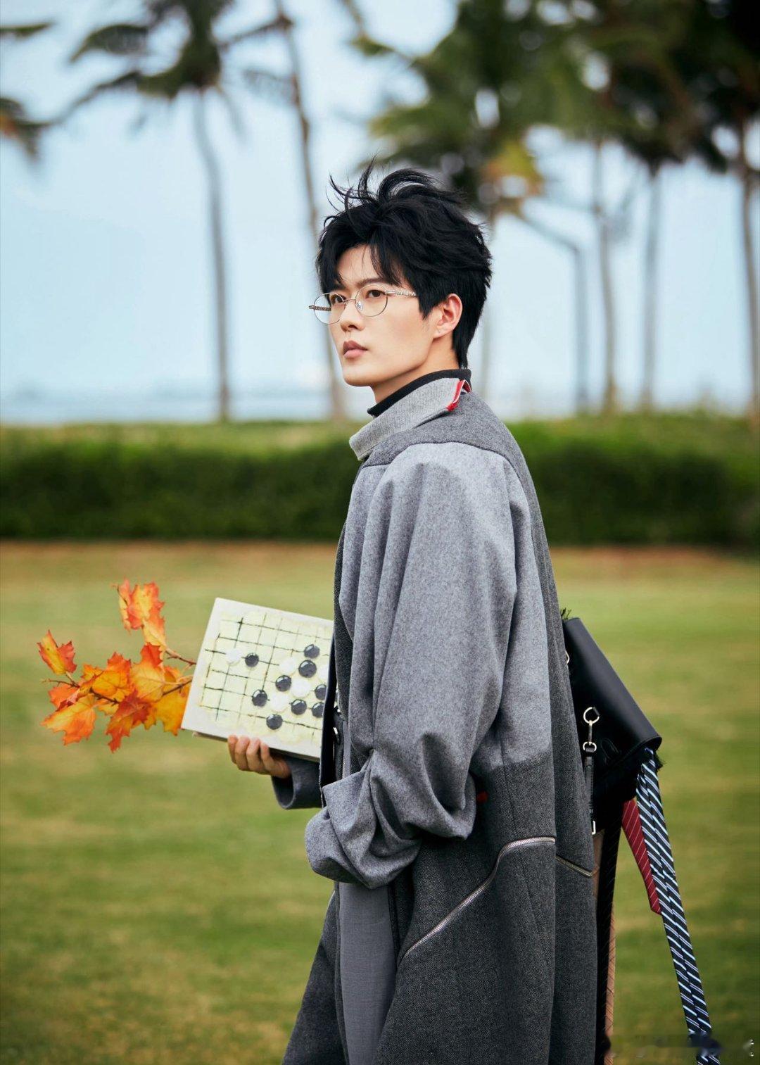 玉茗茶骨定档  两全七美海报惊现舒童！短剧霸总变身忠犬管家，“愿护大小姐一生”的