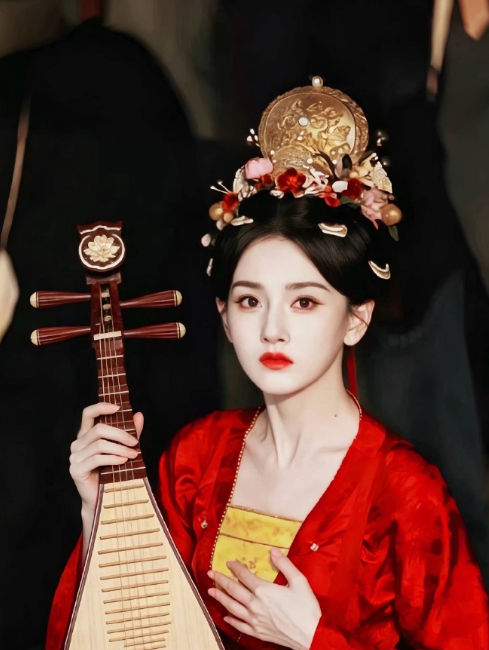 宋祖儿司宫令妆造获赞  所有人都来看宋祖儿的盛世美颜面若桃花就是形容她的 